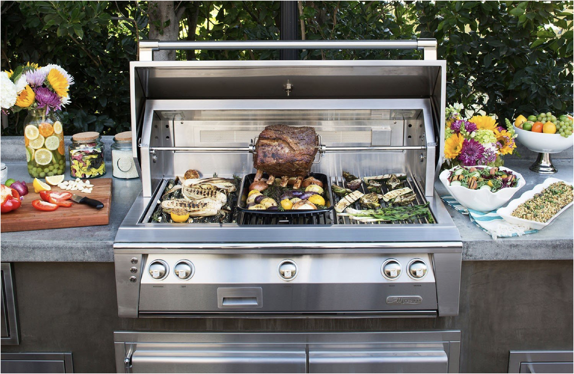 a built-in grill displaying meat and vegeltables